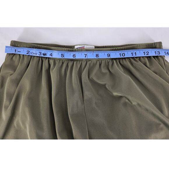 SOFFE WOMEN'S GREEN SPORT SHORTS - SIZE LARGE - 100% NYLON - Picture 6 of 8